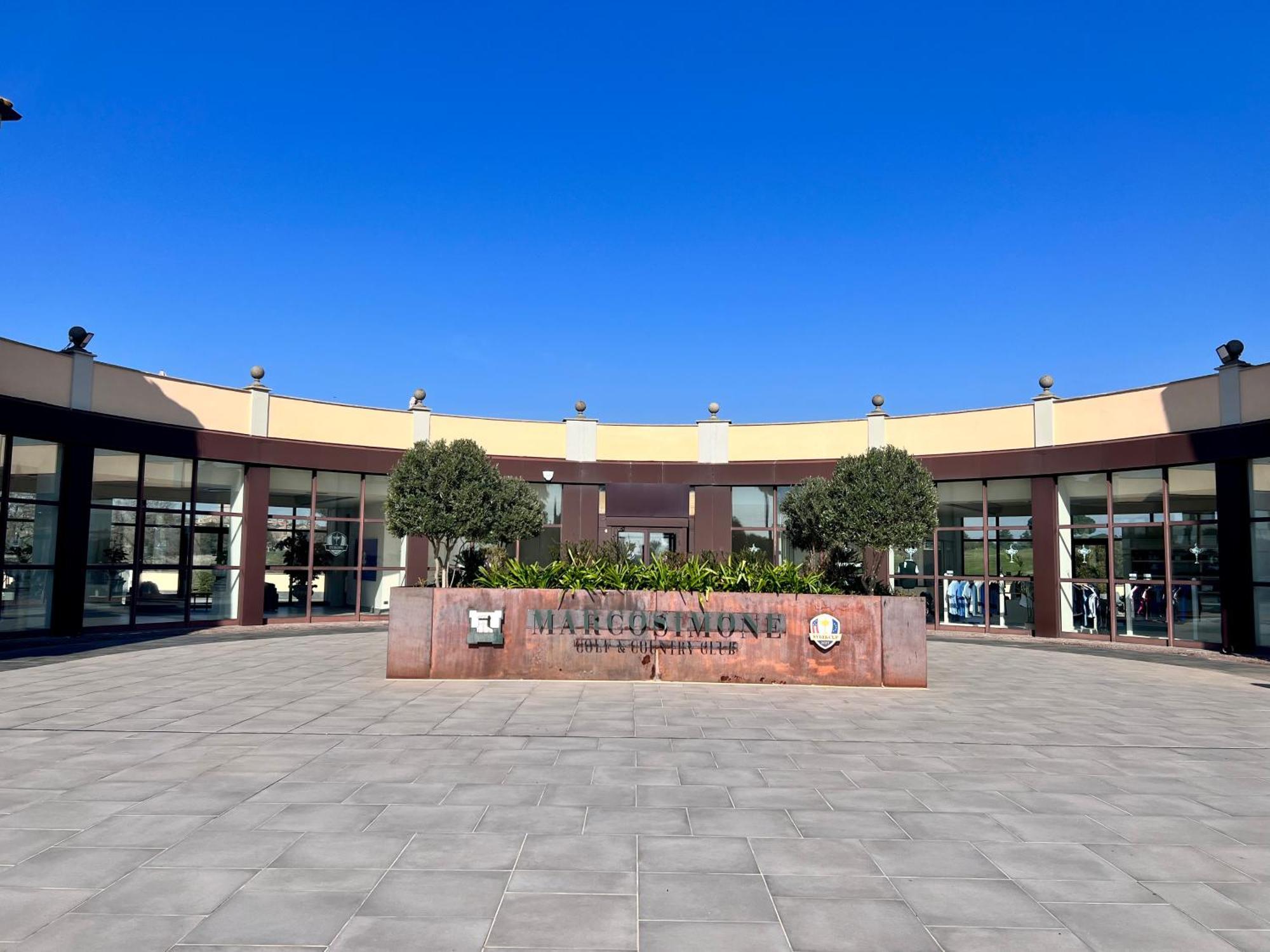Holidays Homes Rome Golf Appartamenti Marco Simone Aeb Bagian luar foto
